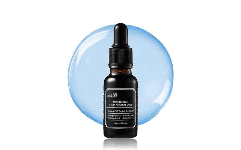 Dear Klairs Midnight Blue Youth Activating Drop không chỉ làm dịu, chống oxy hóa mà còn cấp nước hiệu quả cho làn da hỗn hợp mất cân bằng