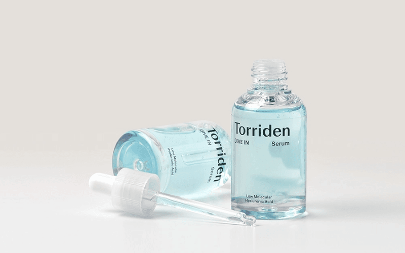 Serum dưỡng ẩm Torriden DIVE-IN Low Molecule Hyaluronic Acid giúp thấm sâu đến tầng trung bì, tăng khả năng giữ nước cho da hỗn hợp thiên khô