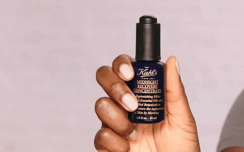 Kiehl’s Midnight Recovery Concentrate serum phục hồi ban đêm cho bà bầu tái tạo tự nhiên của làn da trong giấc ngủ, giúp da khỏe mạnh, căng mịn và tràn đầy sức sống.
