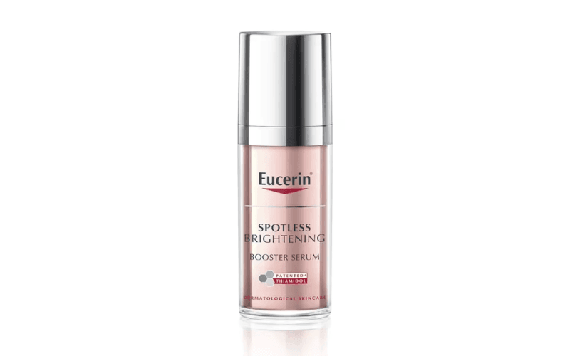 Eucerin Spotless Brightening Booster Serum có khả năng làm mờ vết thâm sau mụn và Hyaluronic Acid giúp cấp ẩm sâu, hỗ trợ phục hồi hàng rào bảo vệ da