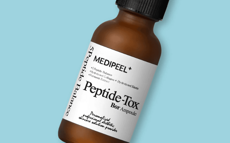 Medi-Peel Bor-Tox Peptide Ampoule có khả năng mô phỏng hiệu ứng nâng cơ, giúp da căng đầy và săn chắc
