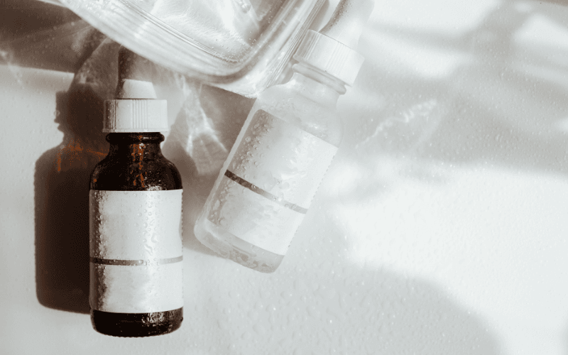 Thành phần cần có trong serum thu nhỏ lỗ chân lông có khả năng cải thiện kết cấu da, giúp lỗ chân lông trông nhỏ và mịn hơn