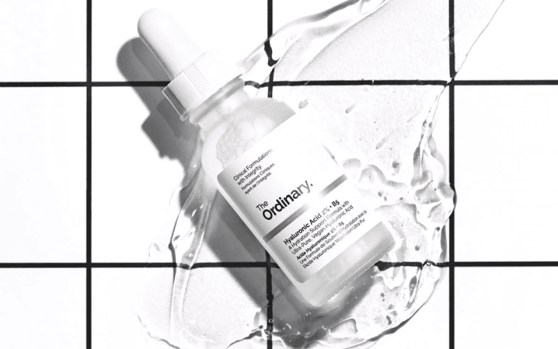The Ordinary Hyaluronic Acid 2% + B5 cung cấp độ ẩm sâu, giúp làn da luôn mềm mại, căng mọng và phục hồi hàng rào bảo vệ da