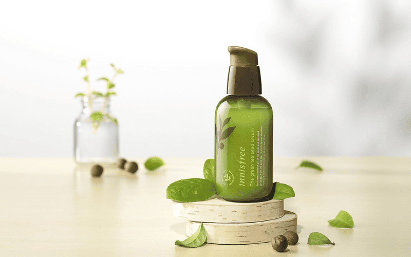 Innisfree The Green Tea Seed Serum của nhà Innisfree mang đến khả năng dưỡng ẩm sâu và phục hồi da hiệu quả