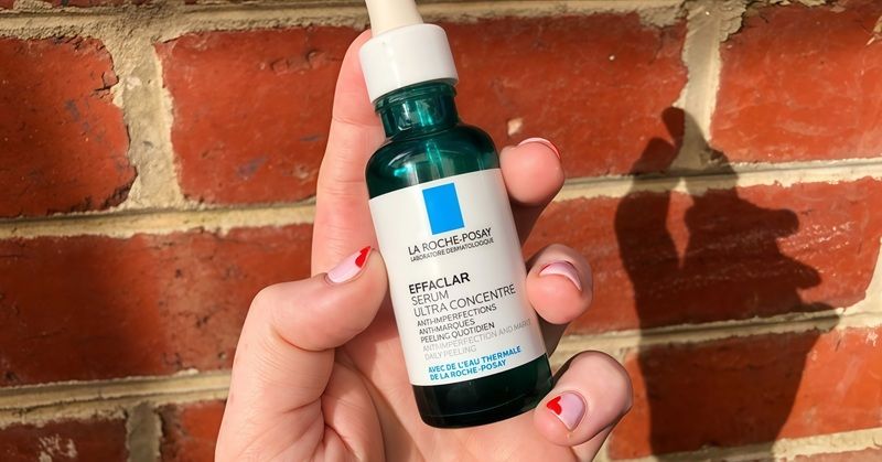  La Roche-Posay Effaclar Serum Ultra Concentrated được thiết kế đặc biệt cho làn da dầu, lỗ chân lông to và có xu hướng nổi mụn