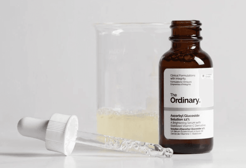 Serum Vitamin C The Ordinary Ascorbyl Glucoside Solution 12% được biết đến như một giải pháp nhẹ nhàng nhưng vẫn hiệu quả