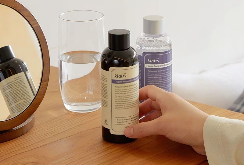 Một điểm khác biệt quan trọng nữa giữa hai phiên bản toner Klairs chính là mức độ dịu nhẹ và khả năng gây kích ứng