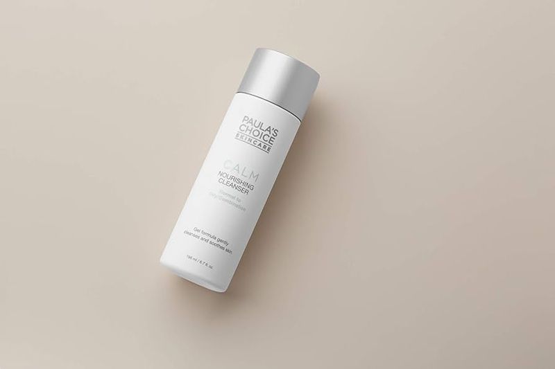 Paula's Choice CALM Nourishing Cream Cleanser cung cấp các thành phần làm dịu và chống oxy hóa cho da