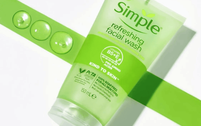  Sữa rửa mặt Simple Kind To Skin Refreshing Facial Wash Gel được nhiều người tin dùng khi lựa chọn cho da hỗn hợp