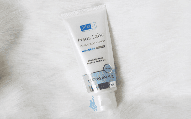 Sữa rửa mặt Hada Labo Advanced Nourish Cleanser được nhiều người đánh giá cao cho da hỗn hợp 