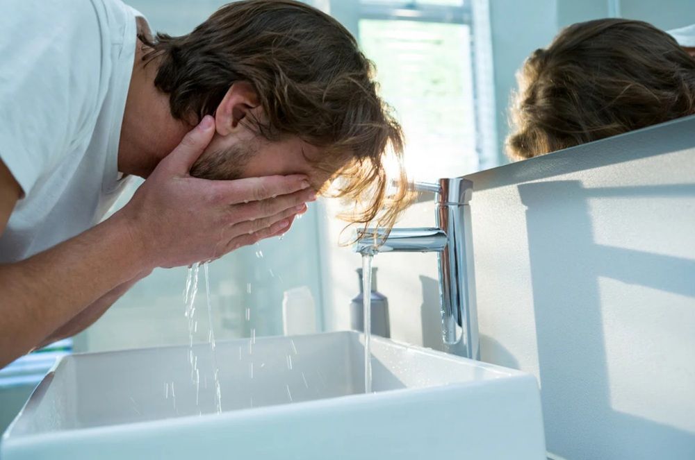 Phái mạnh cần một loại sữa rửa mặt nam riêng biệt cho da