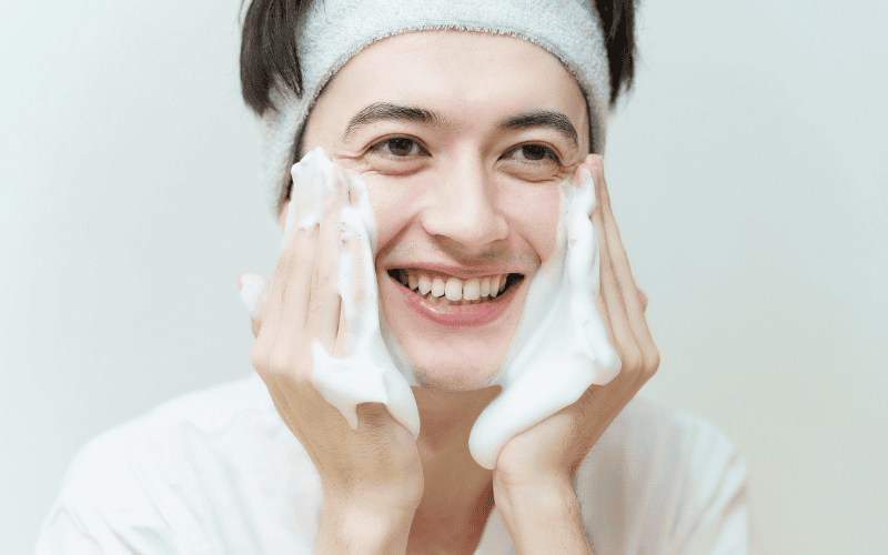 Tiêu chí chọn sữa rửa mặt cho nam không bắt nắng hiệu quả