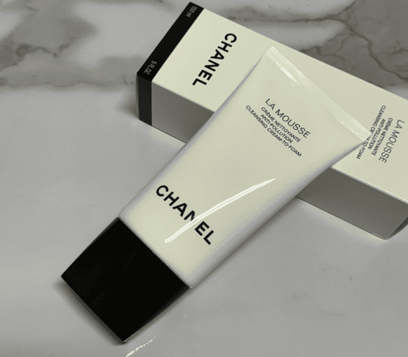  La Mousse Crème Nettoyante Anti-Pollution là dòng sữa rửa mặt dạng kem chuyển đổi thành bọt mịn, được nghiên cứu riêng cho nhu cầu làm sạch da trong môi trường ô nhiễm hiện đại