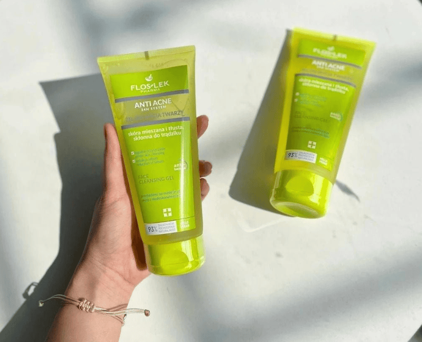 sữa rửa mặt floslek​ hình 2.png