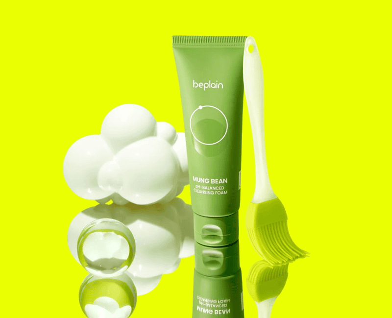 Nhắc đến sữa rửa mặt thảo dược "quốc dân" và là lựa chọn khởi đầu hoàn hảo, không thể không kể đến cái tên Beplain Mung Bean Cleansing Foam