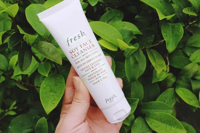 Trong thế giới mỹ phẩm, ít có sản phẩm nào giữ được vị thế và được yêu mến bền bỉ như Fresh Soy Face Cleanser