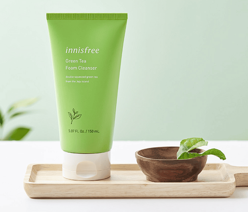 Innisfree đã cô đặc những dưỡng chất quý giá vào chai sữa rửa mặt Innisfree Green Tea Foam Cleanser