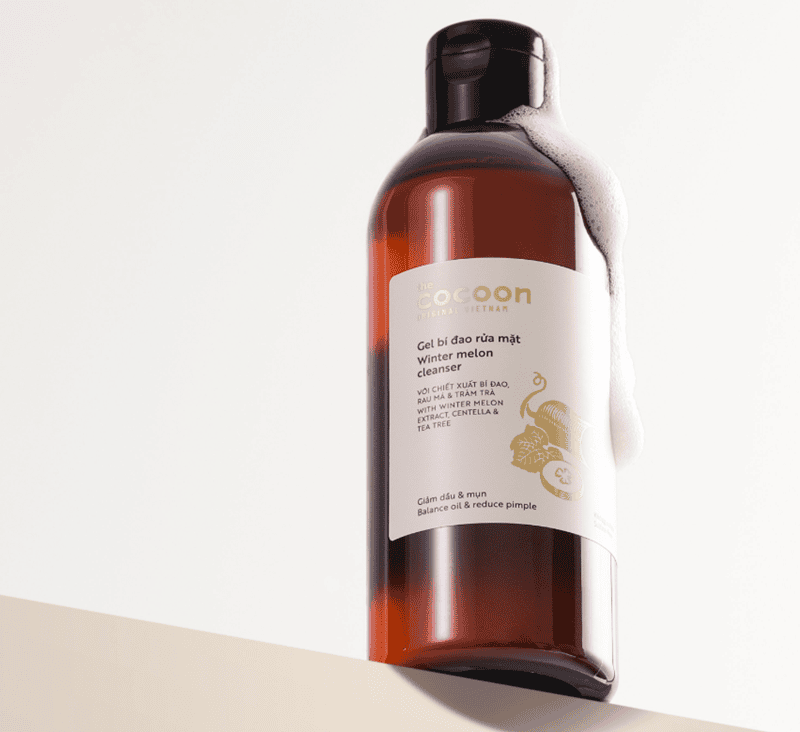 Với niềm tự hào về nguồn thảo dược phong phú của Việt Nam, Cocoon đã nghiên cứu và cho ra đời sữa rửa mặt Bí Đao