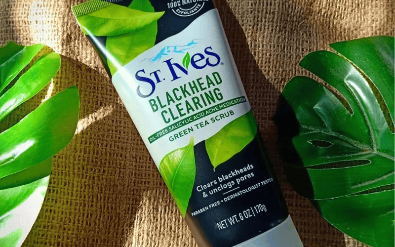  Sữa rửa mặt trị mụn cám St.Ives Blackhead Clearing Green Tea Scrub