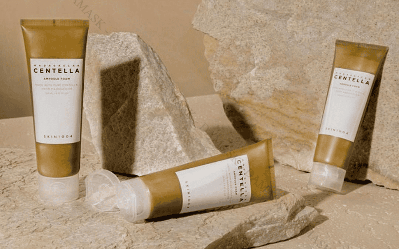 Sữa rửa mặt trị mụn cám Skin1004 Madagascar Centella Ampoule Foam