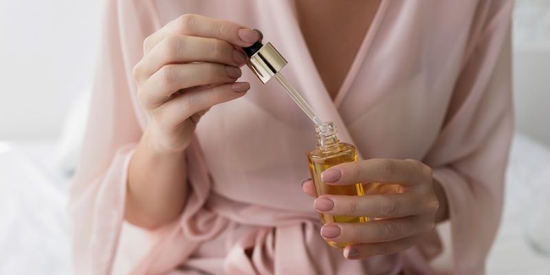 Khi buổi sáng quá bận rộn, bạn có thể tối ưu routine bằng cách lựa chọn các sản phẩm có kết cấu mỏng nhẹ, dễ thấm