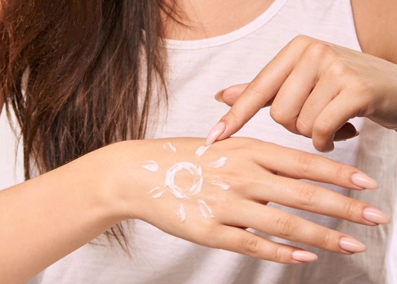 Kem chống nắng dược mỹ phẩm mang lại nhiều lợi ích khác biệt so với các loại kem chống nắng thông thường