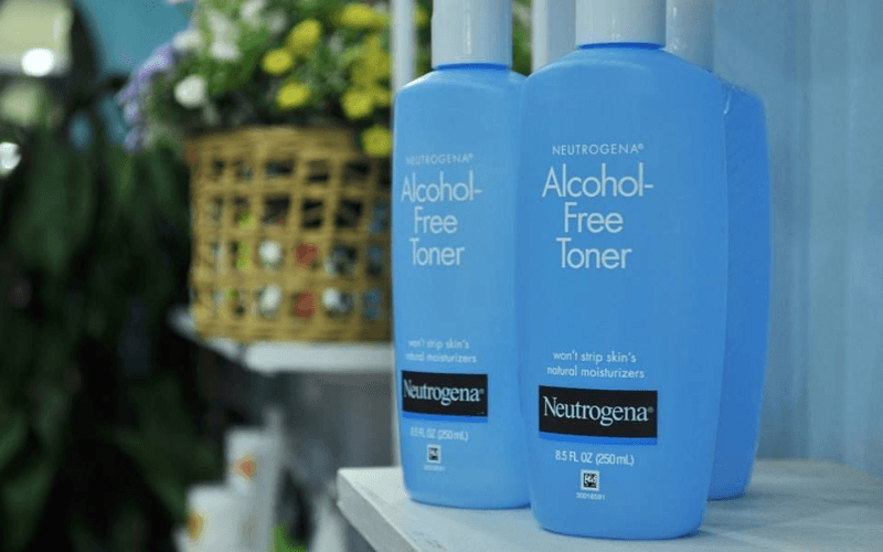  Toner không cồn cho mẹ bầu Neutrogena Alcohol-Free phù hợp cho làn da nhạy cảm và dễ kích ứng của mẹ bầu