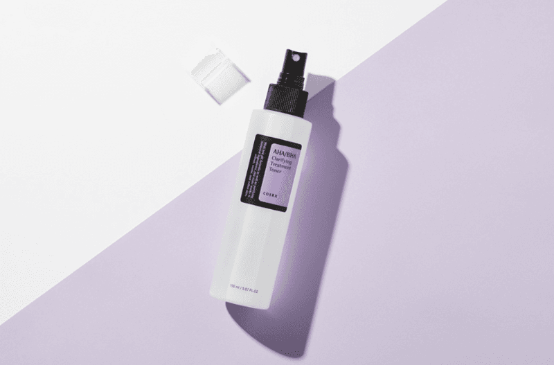 COSRX AHA/BHA Clarifying Treatment Toner nổi tiếng nhờ khả năng làm sạch hiệu quả nhưng vẫn vô cùng êm ái trên da