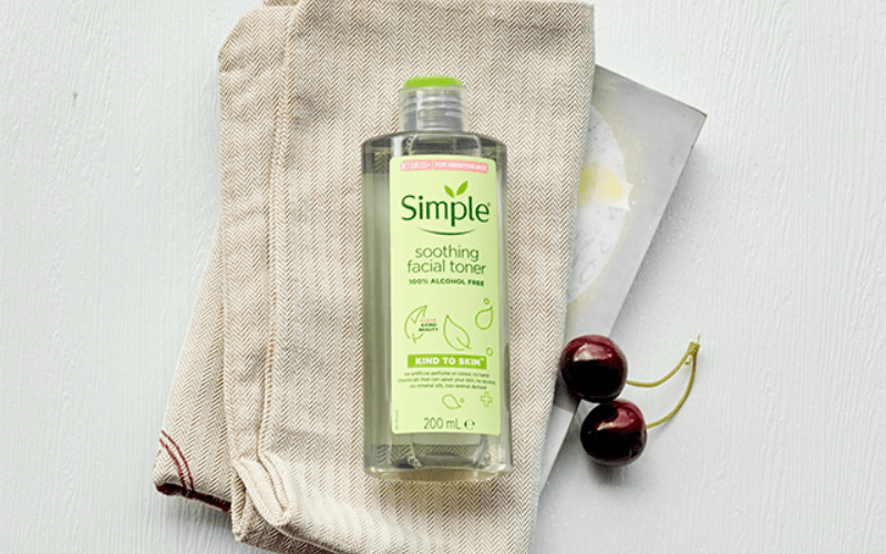 Simple Kind to Skin Soothing Facial Toner dịu nhẹ cho mọi loại da