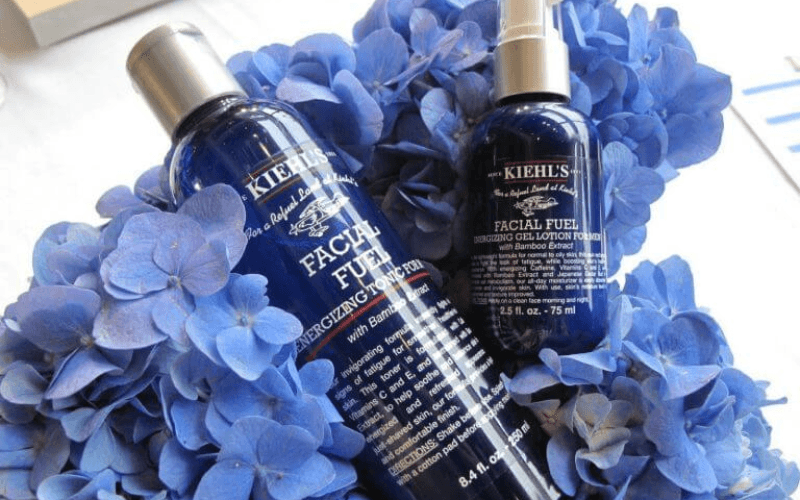Toner cho nam Kiehl’s Facial Fuel Energizing Tonic không chỉ giúp làm sạch da sau bước rửa mặt mà còn tiếp thêm sinh khí cho làn da mệt mỏi
