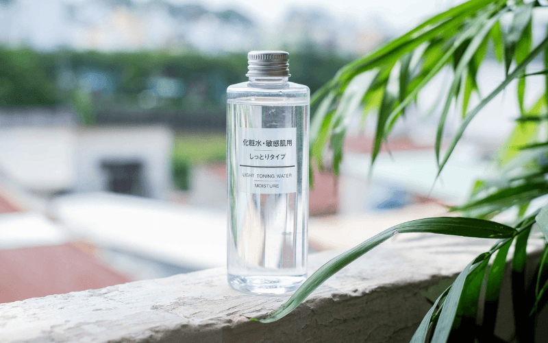 Toner Muji Herbal Whitening Toning Water phù hợp cho làn da nhạy cảm, dễ nổi mụn trong độ tuổi dậy thì