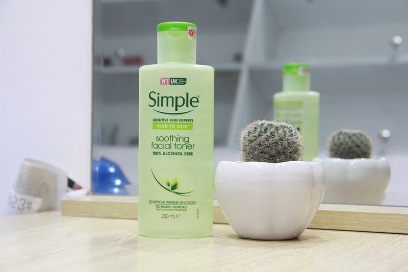 Toner Simple Kind to Skin Soothing Facial thường được khuyên dùng cho những người mới bắt đầu quy trình chăm sóc da