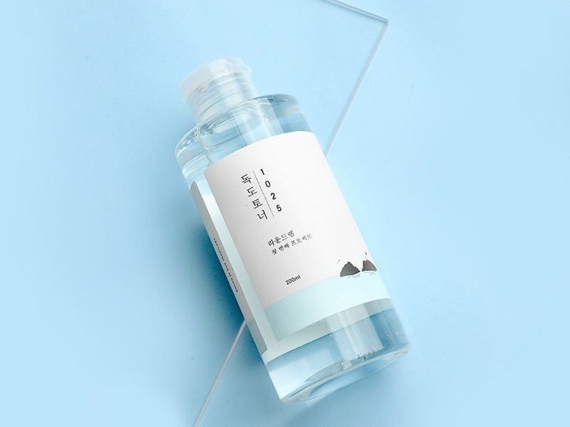Toner Dokdo 1025 của Round Lab là lựa chọn lý tưởng cho những ai yêu thích sự tối giản, dịu nhẹ nhưng vẫn đem đến hiệu quả trên da