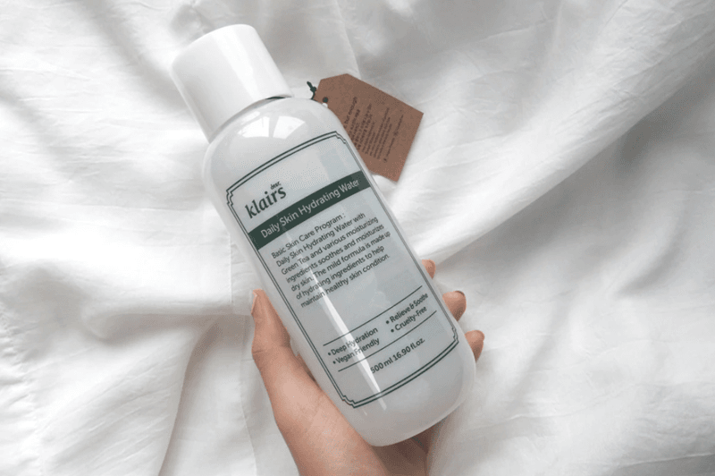 Klairs Daily Skin Hydrating Water có dạng lỏng gần như nước, không hề có độ nhớt