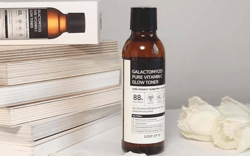 Some By Mi Galactomyces Pure Vitamin C Glow Toner à dòng toner trắng da chuyên biệt, không chứa cồn, tập trung vào làm sáng, mờ thâm và phục hồi da