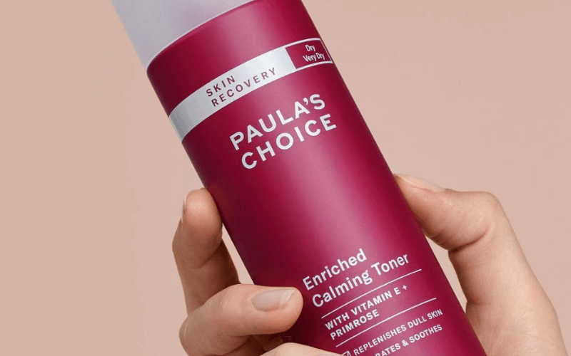 Paula's Choice Skin Recovery Enriched Calming Toner phù hợp với người đang đối mặt với tình trạng da xỉn màu, tàn nhang hoặc dễ kích ứng.